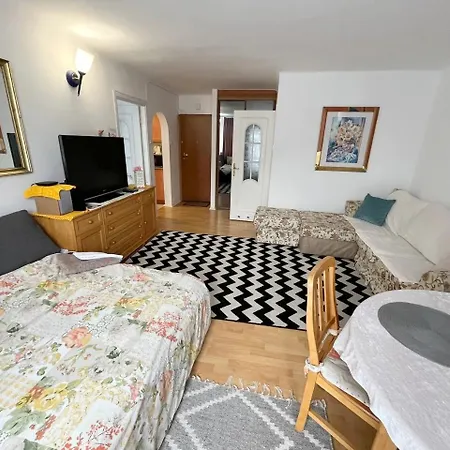 416 Center Tamars アパート ワルシャワ